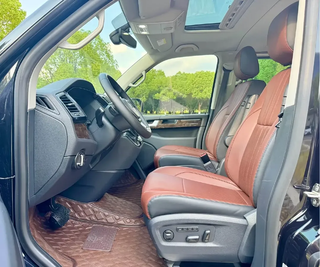 2018 Volkswagen Multivan 2.0T 204HP L4 7DCT,autocango,china used car exporter,china ev exporter,chinese used car exporter,chinese used ev exporter