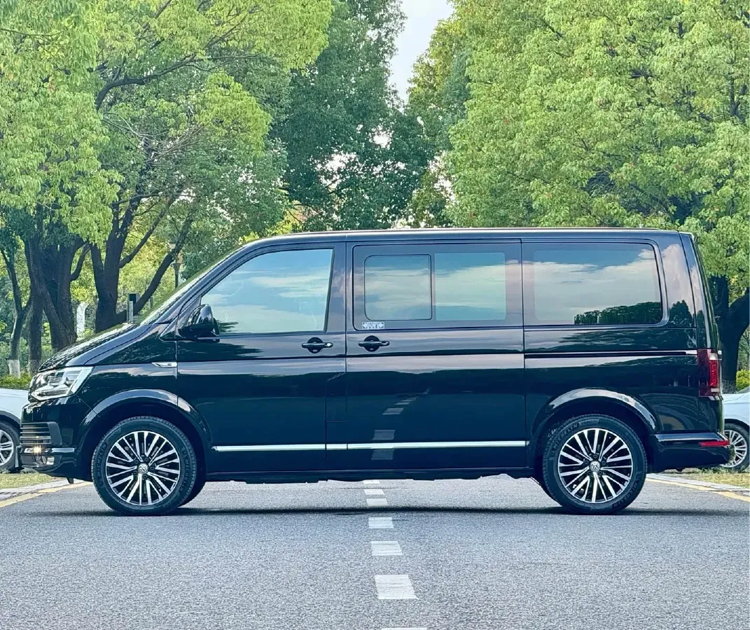 2018 Volkswagen Multivan 2.0T 204HP L4 7DCT,autocango,china used car exporter,china ev exporter,chinese used car exporter,chinese used ev exporter