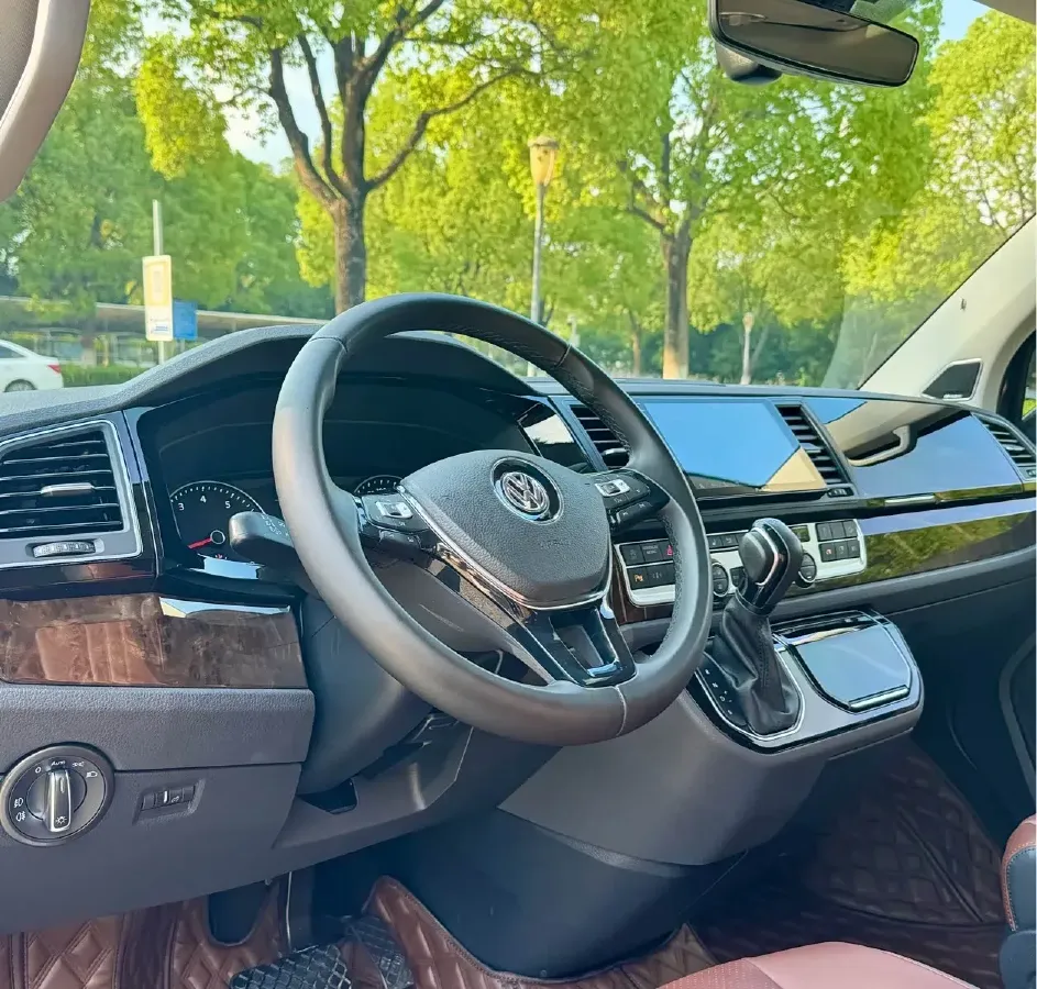 2018 Volkswagen Multivan 2.0T 204HP L4 7DCT,autocango,china used car exporter,china ev exporter,chinese used car exporter,chinese used ev exporter