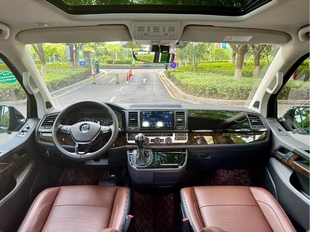 2018 Volkswagen Multivan 2.0T 204HP L4 7DCT,autocango,china used car exporter,china ev exporter,chinese used car exporter,chinese used ev exporter