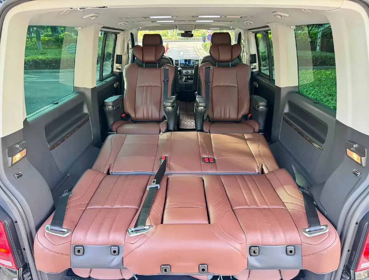 2018 Volkswagen Multivan 2.0T 204HP L4 7DCT,autocango,china used car exporter,china ev exporter,chinese used car exporter,chinese used ev exporter