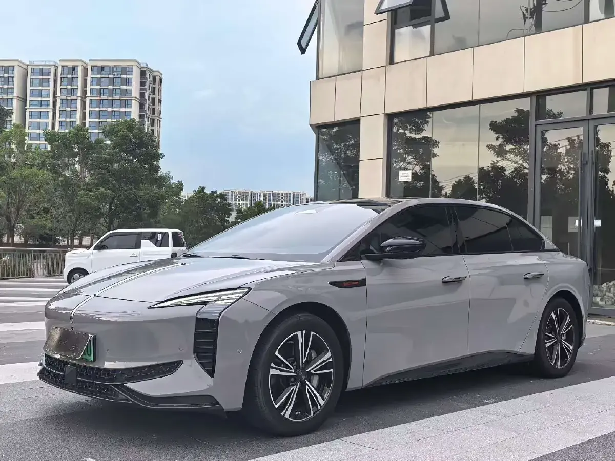 2024 HongQi EH7 BEV 111KWH