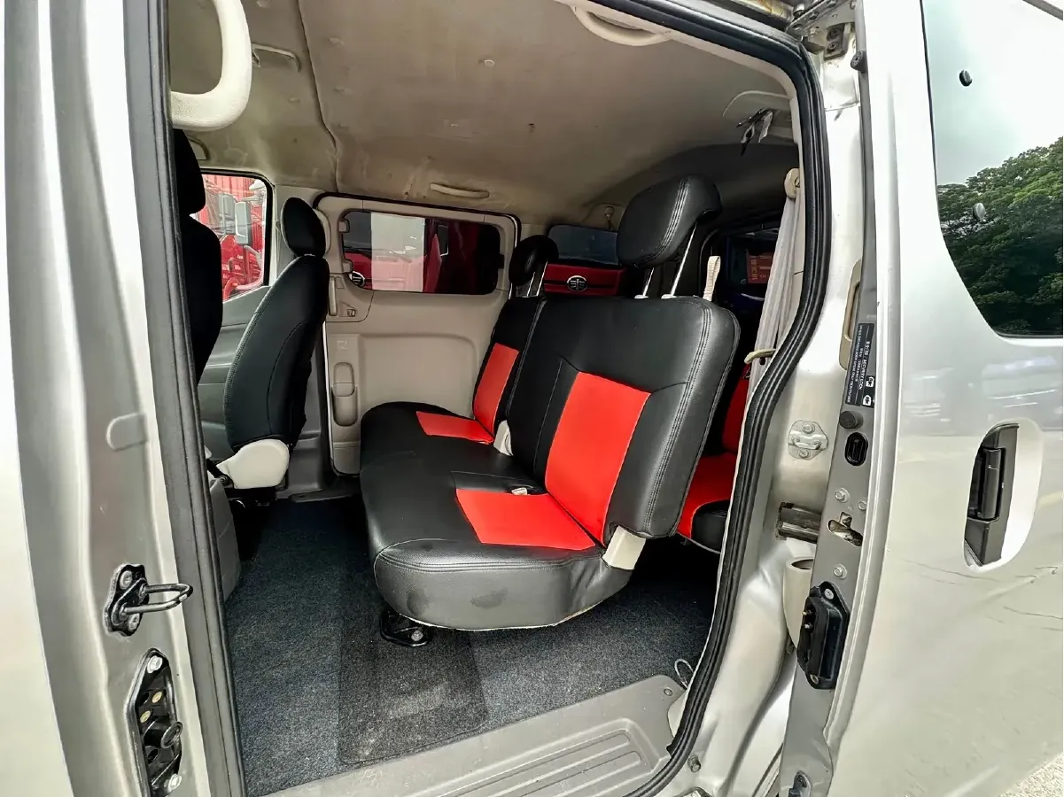 2014 Nissan NV200 1.6L 124HP L4 5MT,autocango,china used car exporter,china ev exporter,chinese used car exporter,chinese used ev exporter