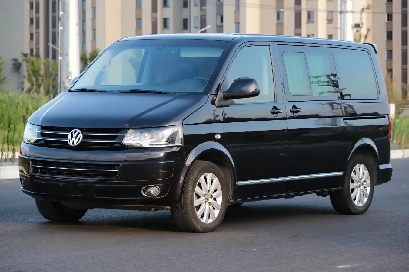 2012 Volkswagen Multivan 2.0T 204HP L4 7DCT
