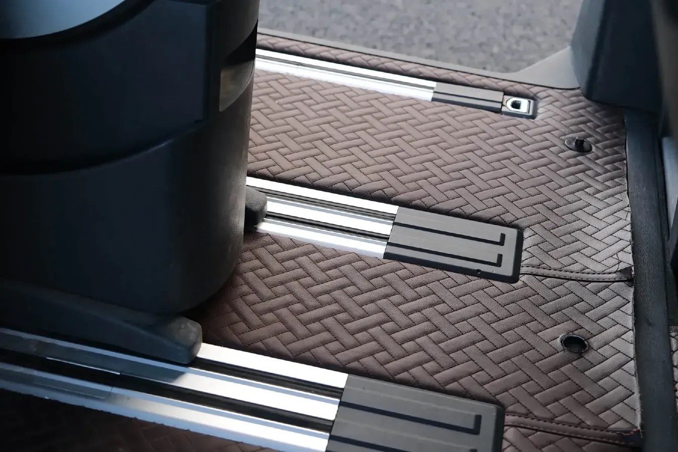 2012 Volkswagen Multivan 2.0T 204HP L4 7DCT,autocango,china used car exporter,china ev exporter,chinese used car exporter,chinese used ev exporter