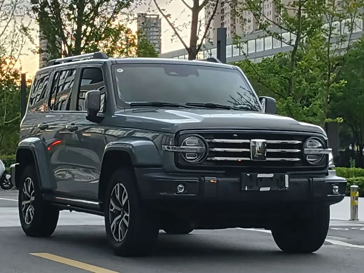 2023 Tank 300 2.0T 227HP L4 8AT