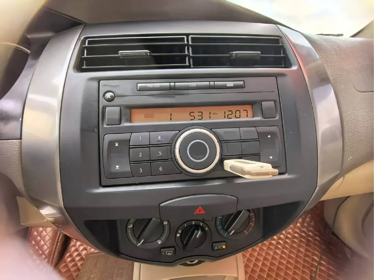 2010 Nissan Livina 1.6L 105HP L4 5MT,autocango,china used car exporter,china ev exporter,chinese used car exporter,chinese used ev exporter