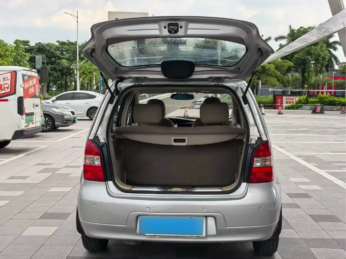 2010 Nissan Livina 1.6L 105HP L4 5MT,autocango,china used car exporter,china ev exporter,chinese used car exporter,chinese used ev exporter