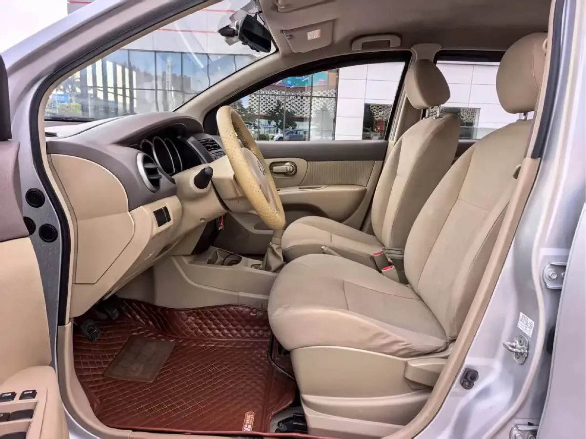 2010 Nissan Livina 1.6L 105HP L4 5MT,autocango,china used car exporter,china ev exporter,chinese used car exporter,chinese used ev exporter