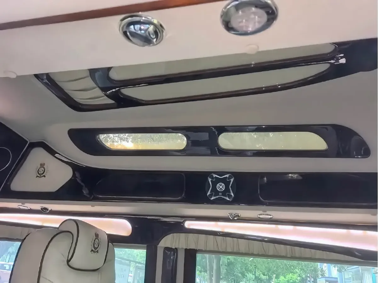 2011 Ford E350 5.4L 258HP V8 5AT,autocango,china used car exporter,china ev exporter,chinese used car exporter,chinese used ev exporter