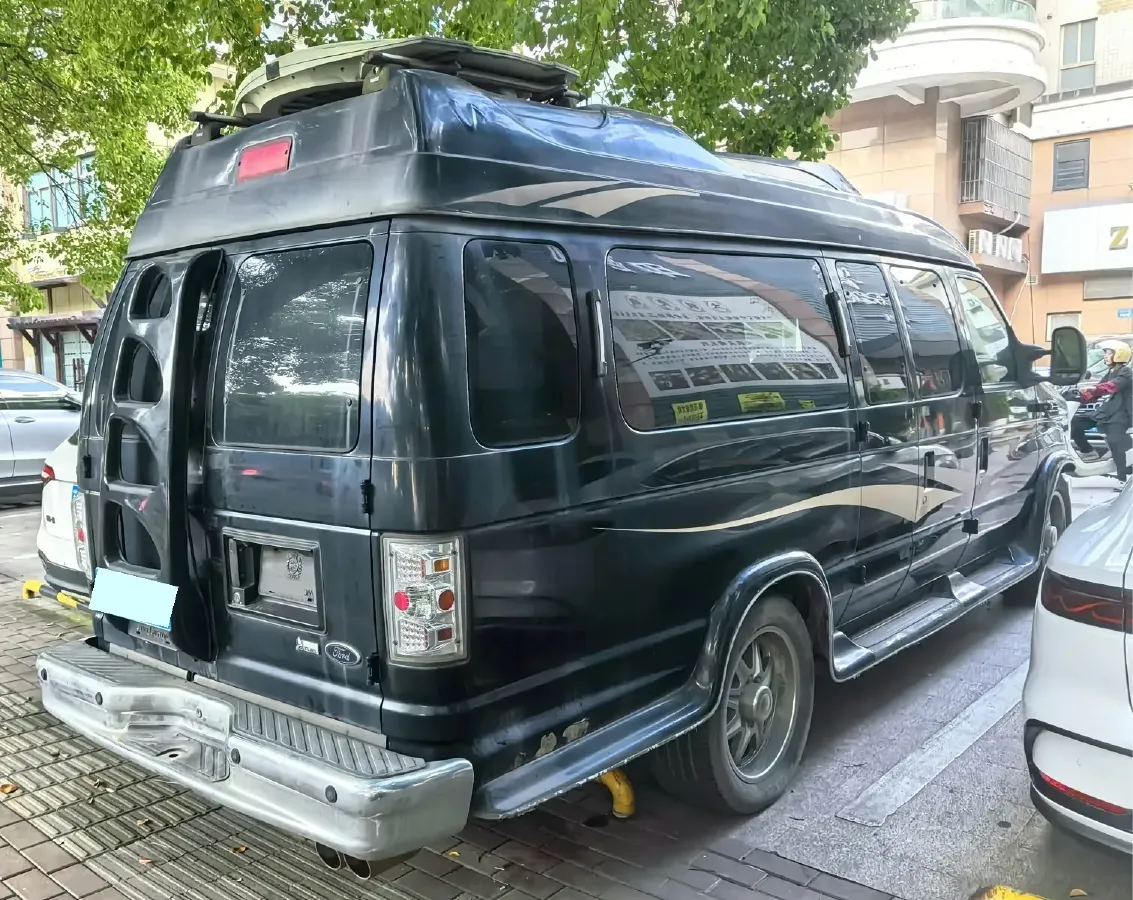 2011 Ford E350 5.4L 258HP V8 5AT,autocango,china used car exporter,china ev exporter,chinese used car exporter,chinese used ev exporter