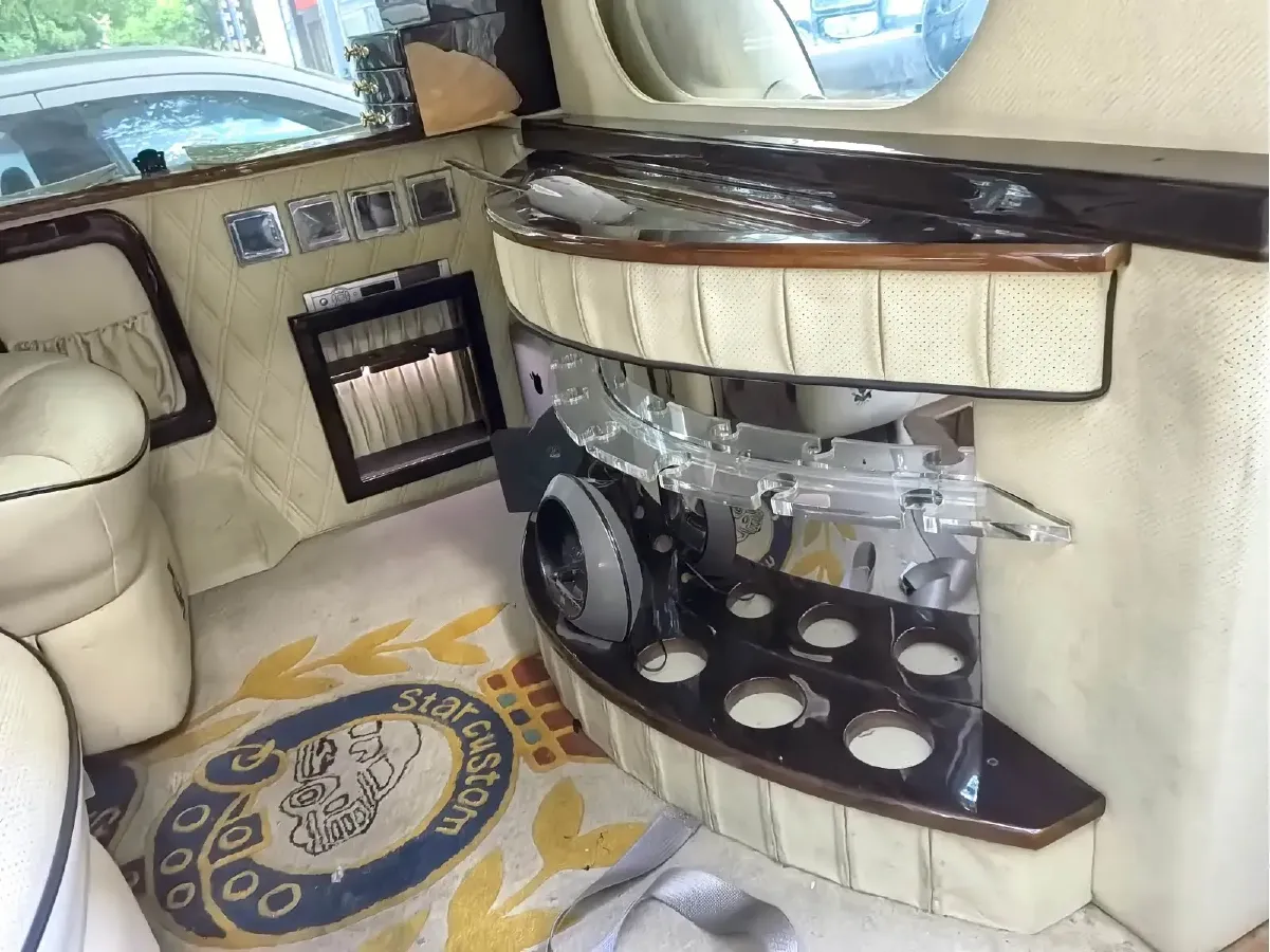 2011 Ford E350 5.4L 258HP V8 5AT,autocango,china used car exporter,china ev exporter,chinese used car exporter,chinese used ev exporter