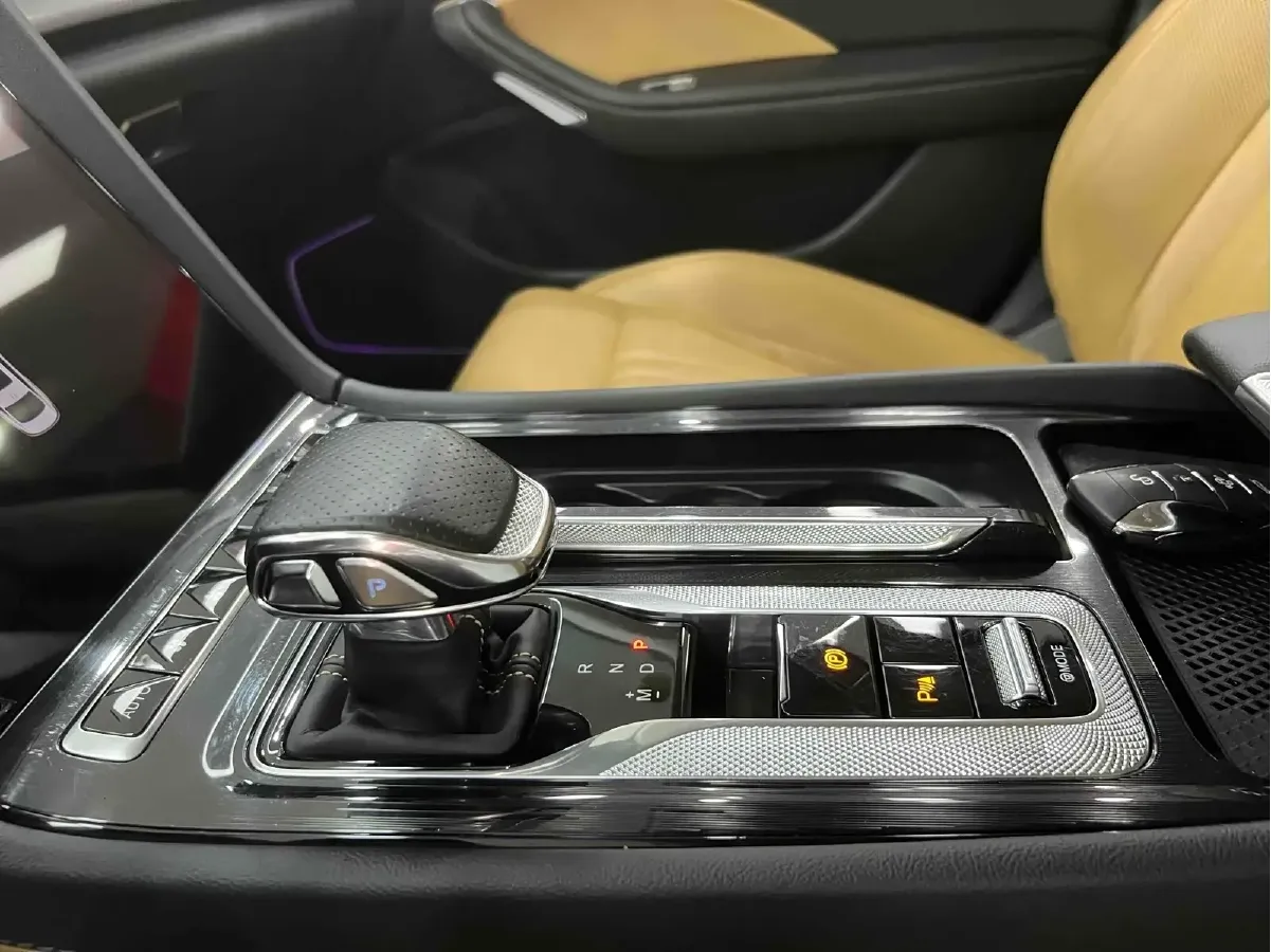 2023 HongQi H6 2.0T 252HP L4 8AT,autocango,china used car exporter,china ev exporter,chinese used car exporter,chinese used ev exporter