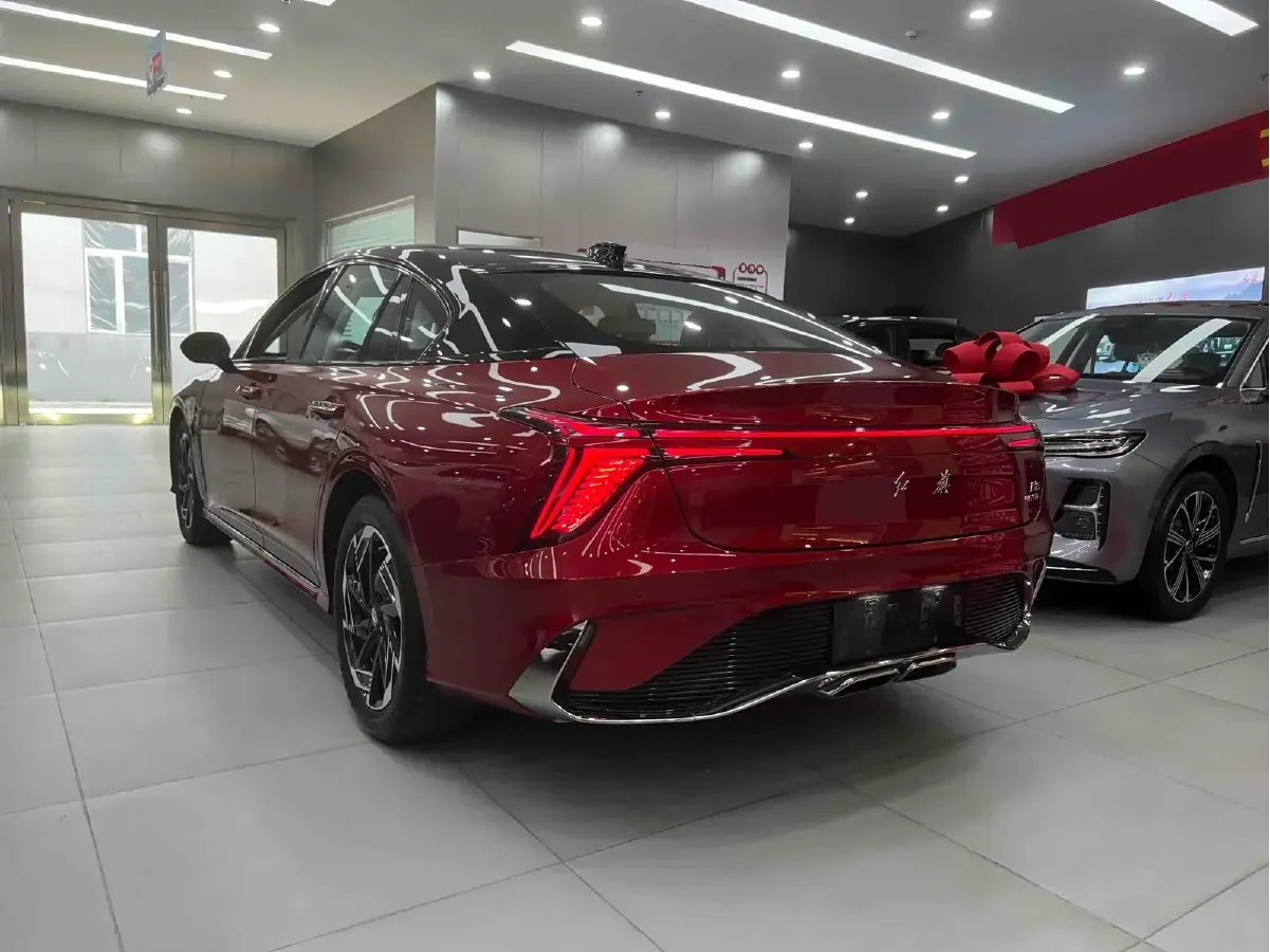 2023 HongQi H6 2.0T 252HP L4 8AT,autocango,china used car exporter,china ev exporter,chinese used car exporter,chinese used ev exporter