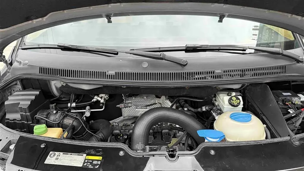 2015 Volkswagen Caravelle 2.0T 204HP L4 7DCT,autocango,china used car exporter,china ev exporter,chinese used car exporter,chinese used ev exporter