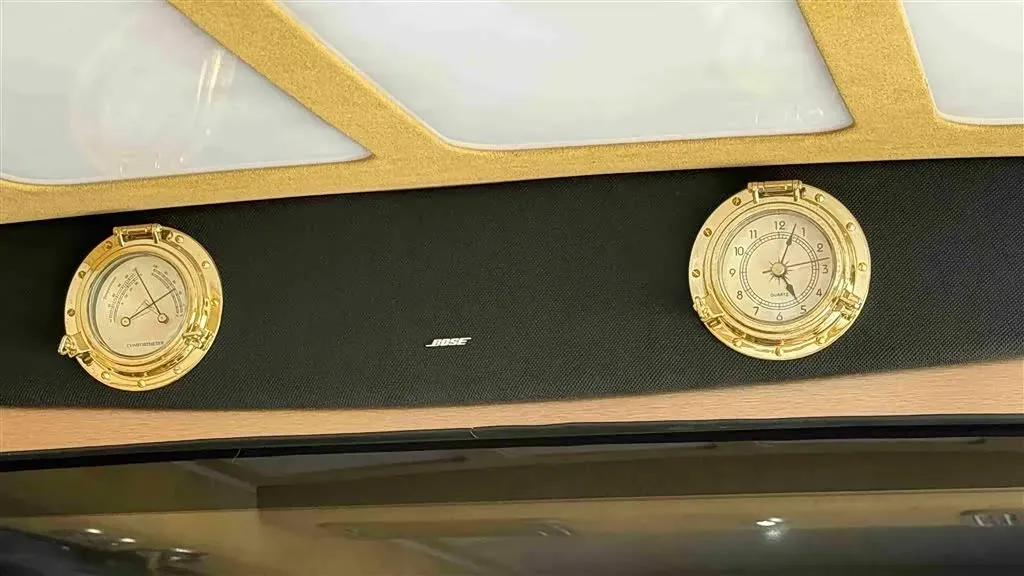 2015 Volkswagen Caravelle 2.0T 204HP L4 7DCT,autocango,china used car exporter,china ev exporter,chinese used car exporter,chinese used ev exporter