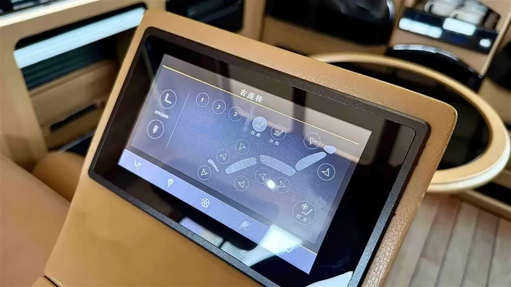 2015 Volkswagen Caravelle 2.0T 204HP L4 7DCT,autocango,china used car exporter,china ev exporter,chinese used car exporter,chinese used ev exporter