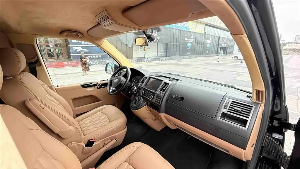 2015 Volkswagen Caravelle 2.0T 204HP L4 7DCT,autocango,china used car exporter,china ev exporter,chinese used car exporter,chinese used ev exporter