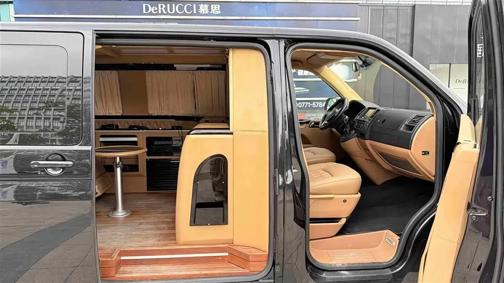 2015 Volkswagen Caravelle 2.0T 204HP L4 7DCT,autocango,china used car exporter,china ev exporter,chinese used car exporter,chinese used ev exporter