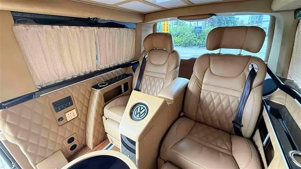 2015 Volkswagen Caravelle 2.0T 204HP L4 7DCT,autocango,china used car exporter,china ev exporter,chinese used car exporter,chinese used ev exporter