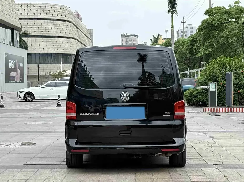 2015 Volkswagen Caravelle 2.0T 204HP L4 7DCT,autocango,china used car exporter,china ev exporter,chinese used car exporter,chinese used ev exporter