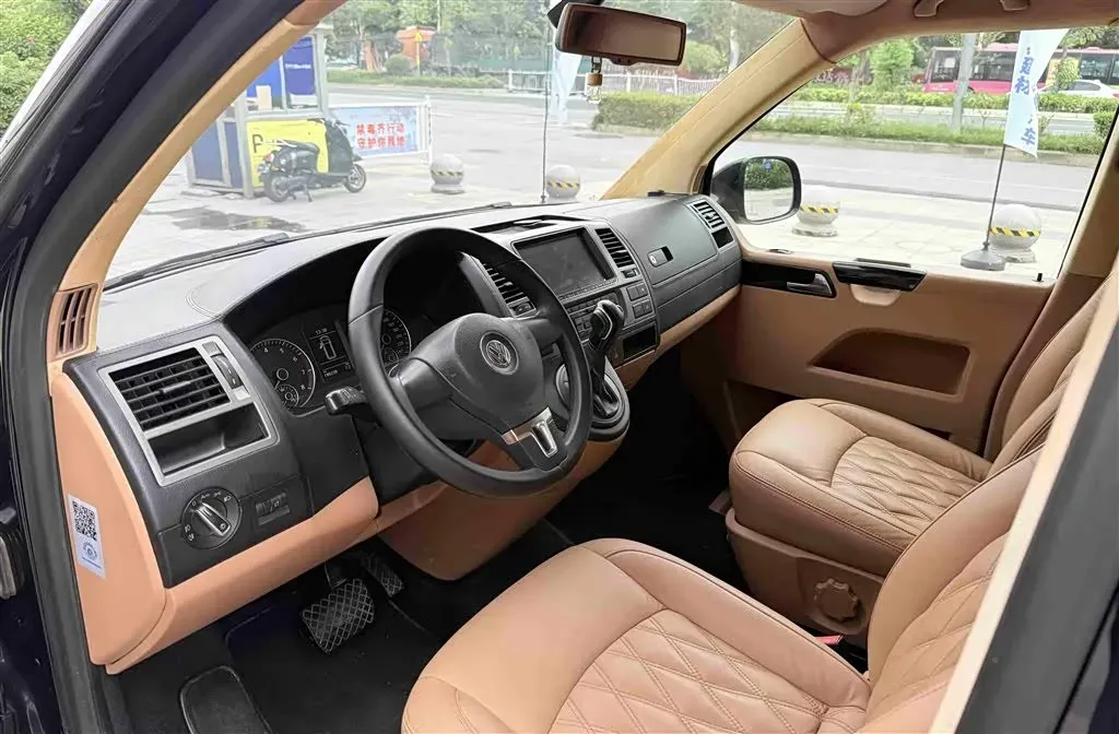 2015 Volkswagen Caravelle 2.0T 204HP L4 7DCT,autocango,china used car exporter,china ev exporter,chinese used car exporter,chinese used ev exporter