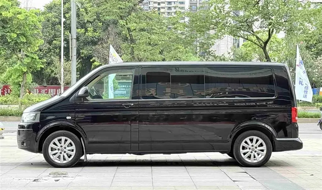 2015 Volkswagen Caravelle 2.0T 204HP L4 7DCT,autocango,china used car exporter,china ev exporter,chinese used car exporter,chinese used ev exporter