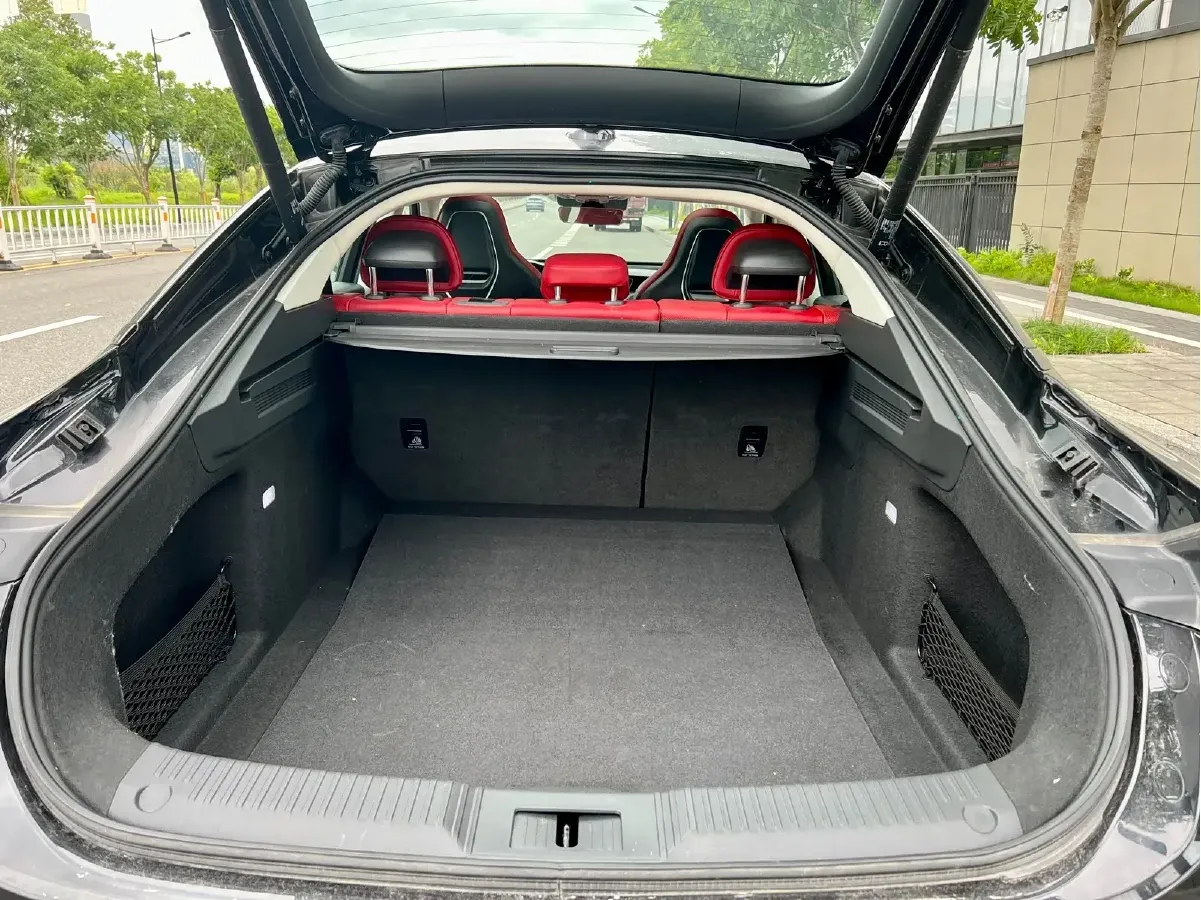 2023 HongQi H6 2.0T 252HP L4 8AT,autocango,china used car exporter,china ev exporter,chinese used car exporter,chinese used ev exporter