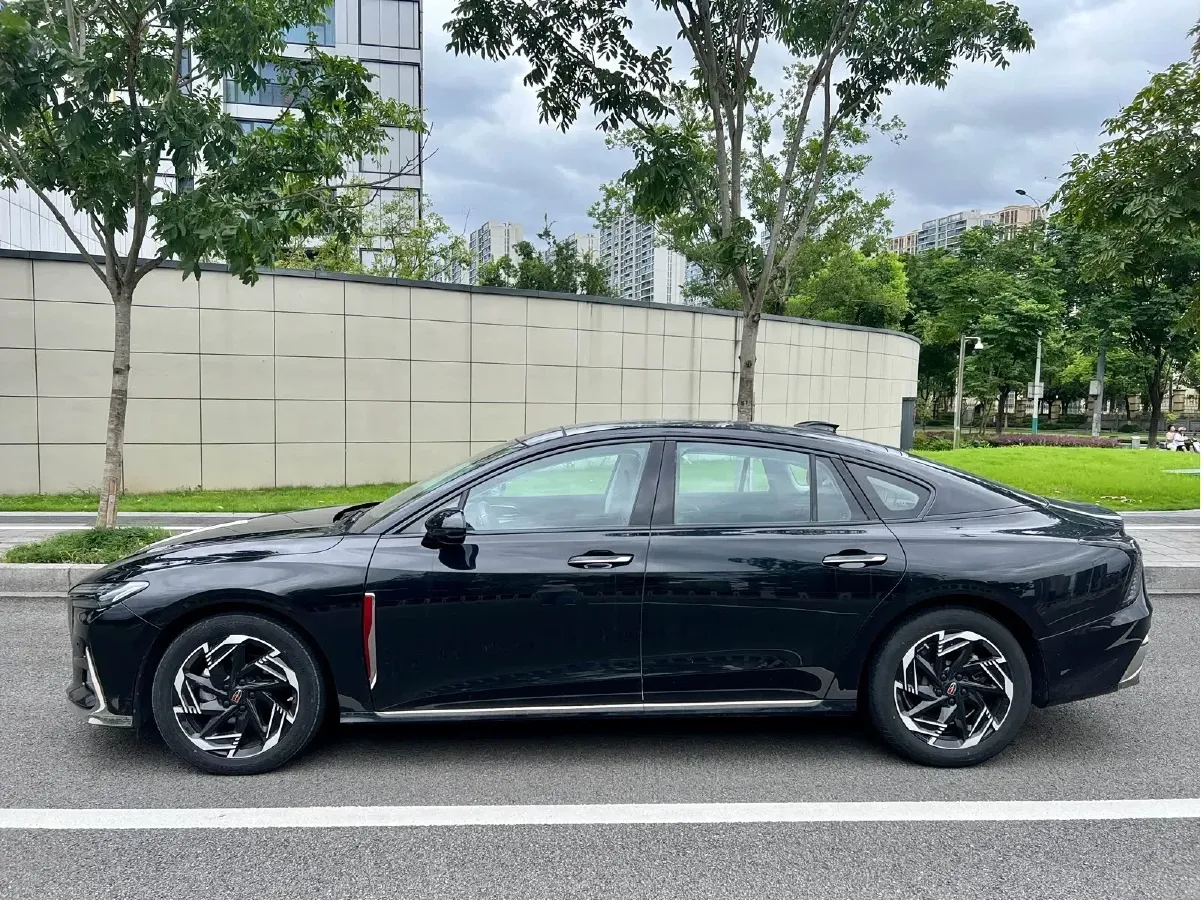2023 HongQi H6 2.0T 252HP L4 8AT,autocango,china used car exporter,china ev exporter,chinese used car exporter,chinese used ev exporter