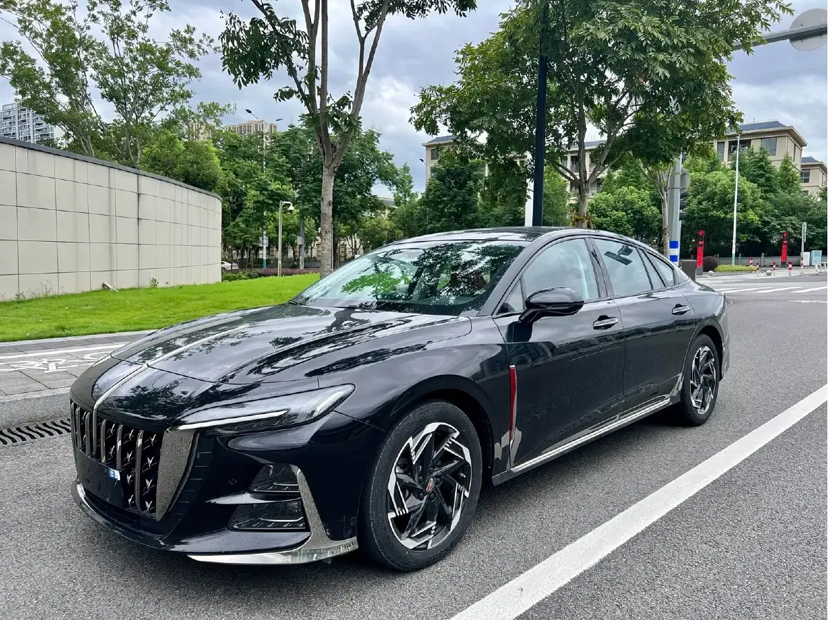 2023 HongQi H6 2.0T 252HP L4 8AT