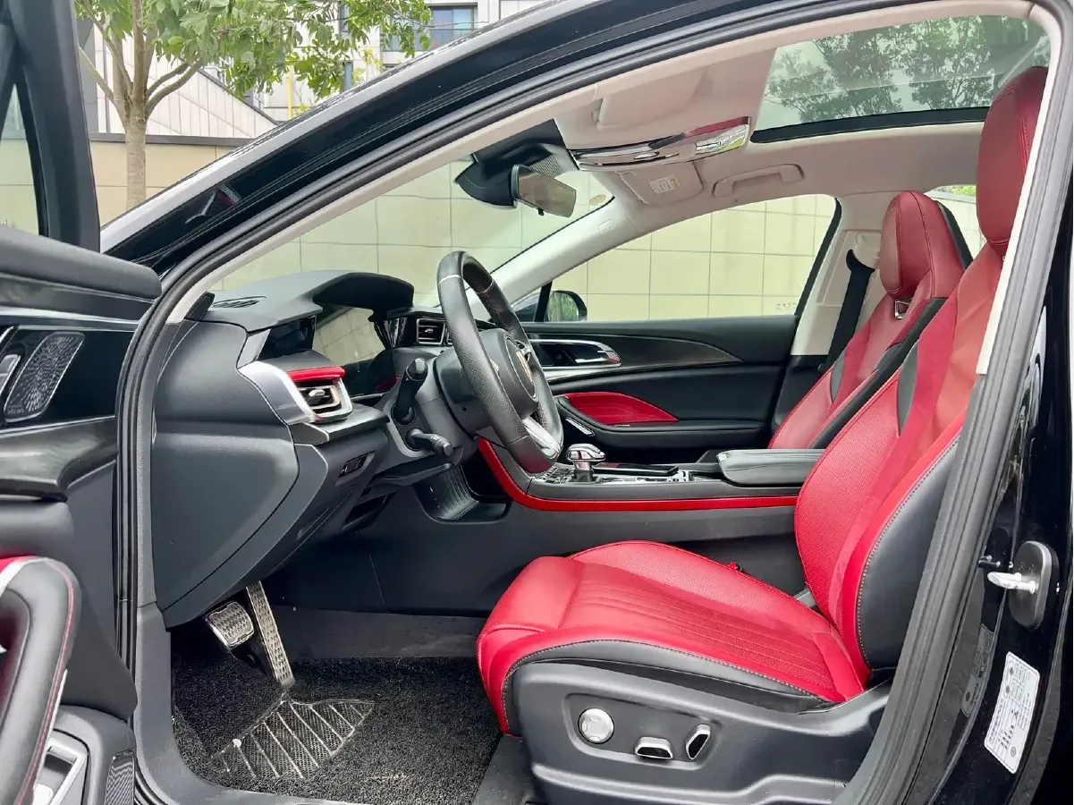 2023 HongQi H6 2.0T 252HP L4 8AT,autocango,china used car exporter,china ev exporter,chinese used car exporter,chinese used ev exporter