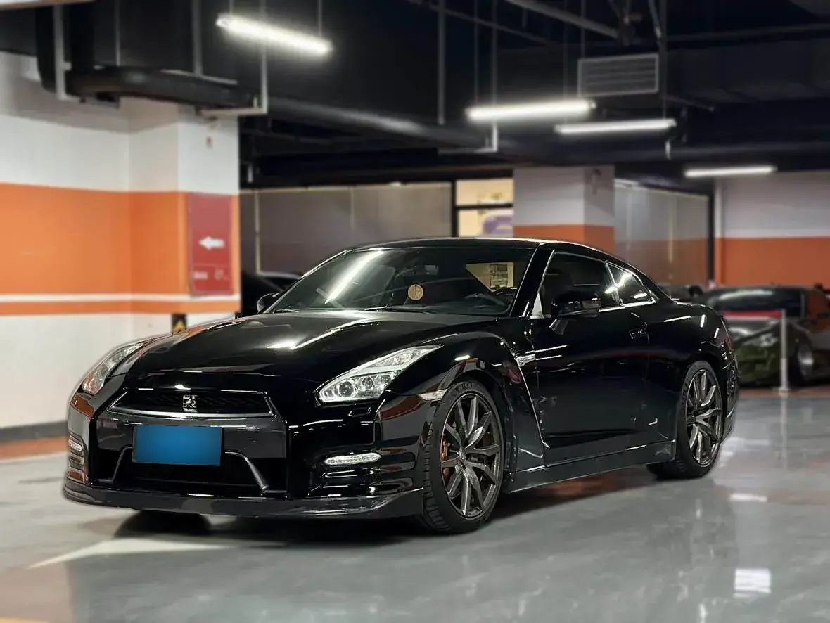 2015 Nissan GT-R 3.8T 540HP V6 6DCT