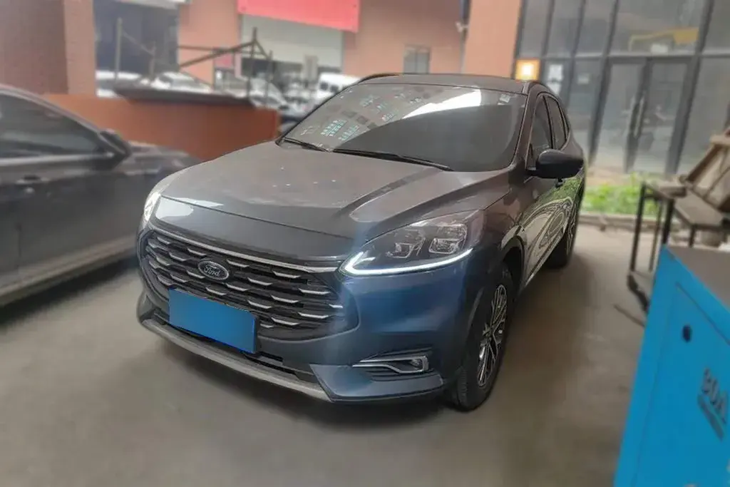2020 Ford Escape 2.0T 248HP L4 8AT