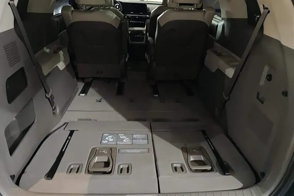 2021 Kia Carnival 2.0T 233HP L4 8AT,autocango,china used car exporter,china ev exporter,chinese used car exporter,chinese used ev exporter