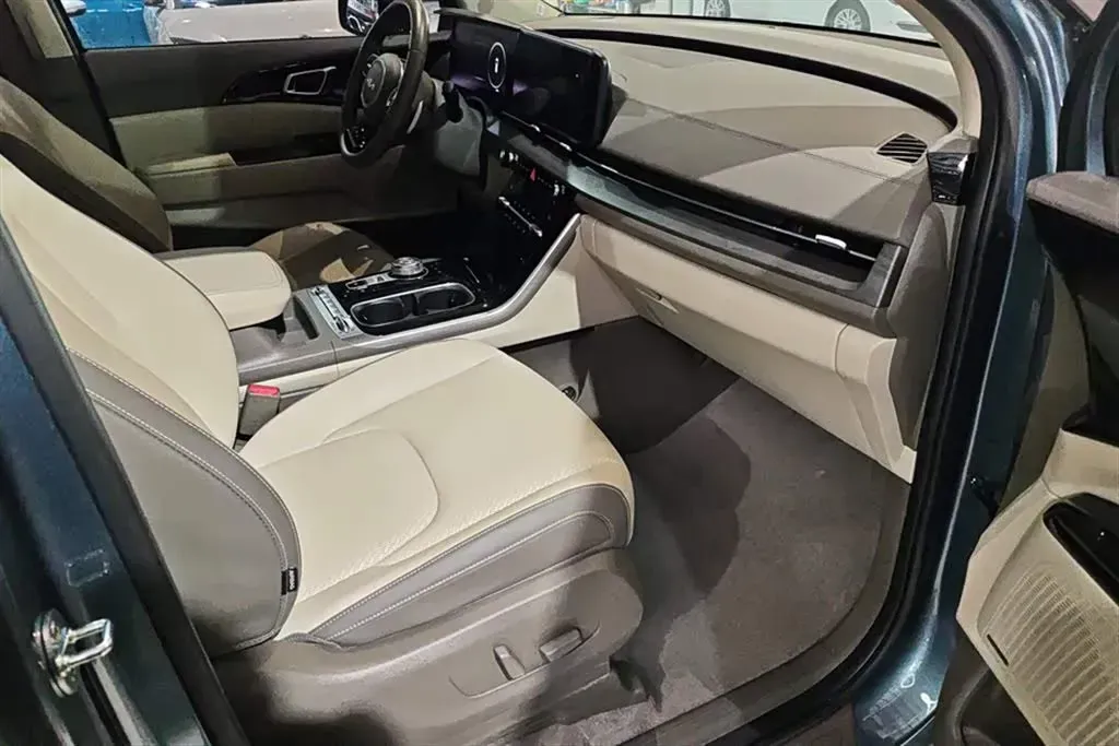 2021 Kia Carnival 2.0T 233HP L4 8AT,autocango,china used car exporter,china ev exporter,chinese used car exporter,chinese used ev exporter