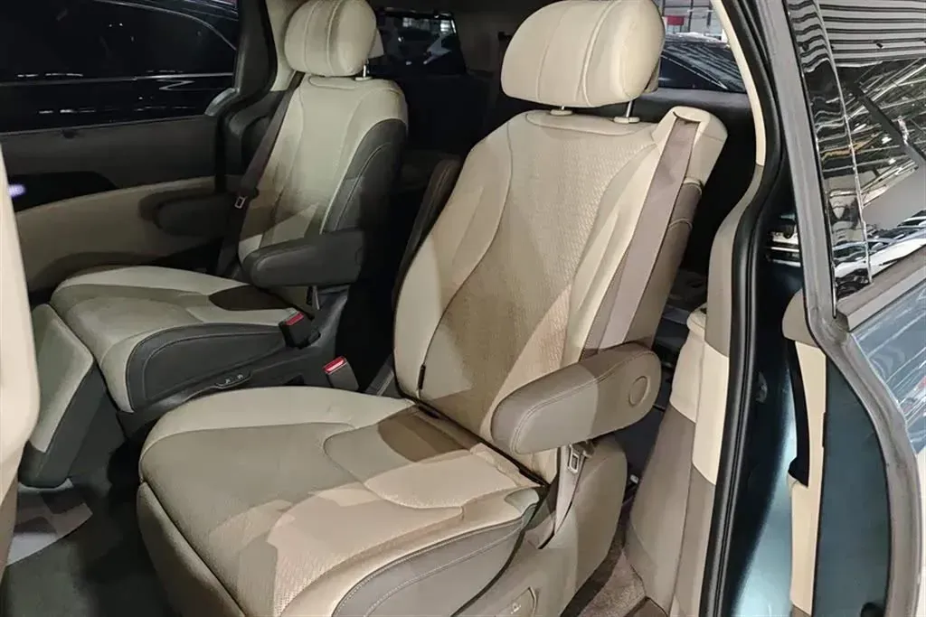 2021 Kia Carnival 2.0T 233HP L4 8AT,autocango,china used car exporter,china ev exporter,chinese used car exporter,chinese used ev exporter