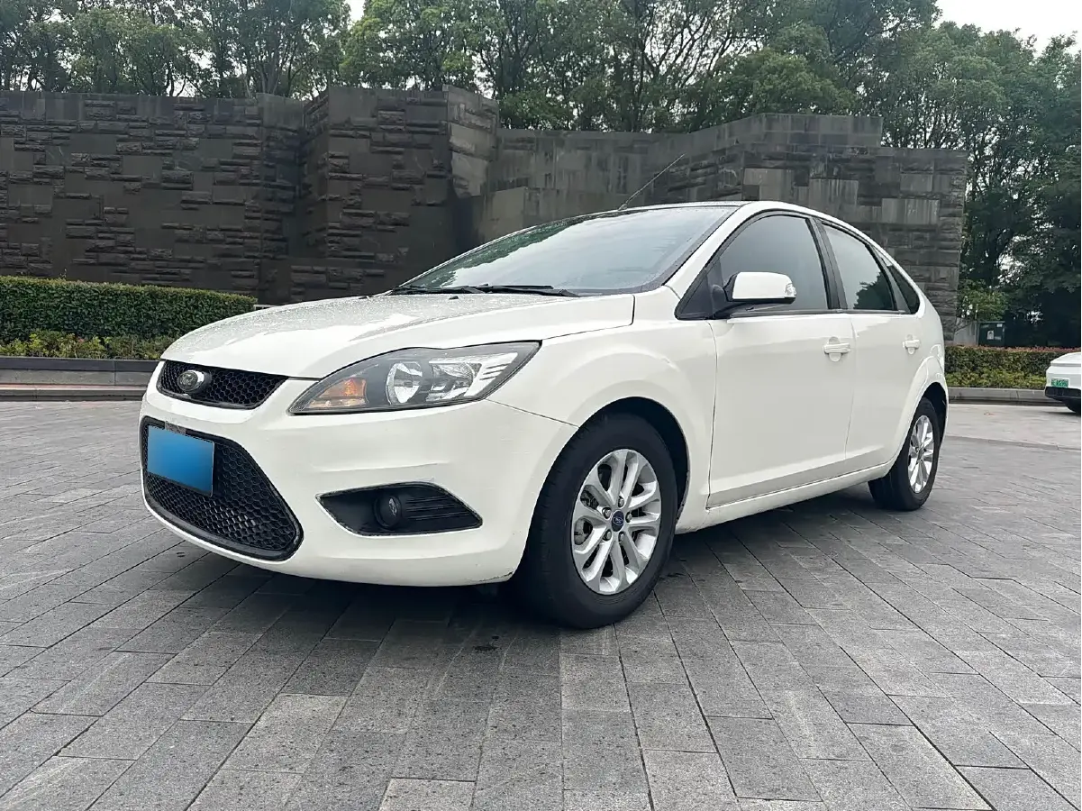 2013 Ford Focus 1.8L 124HP L4 5MT