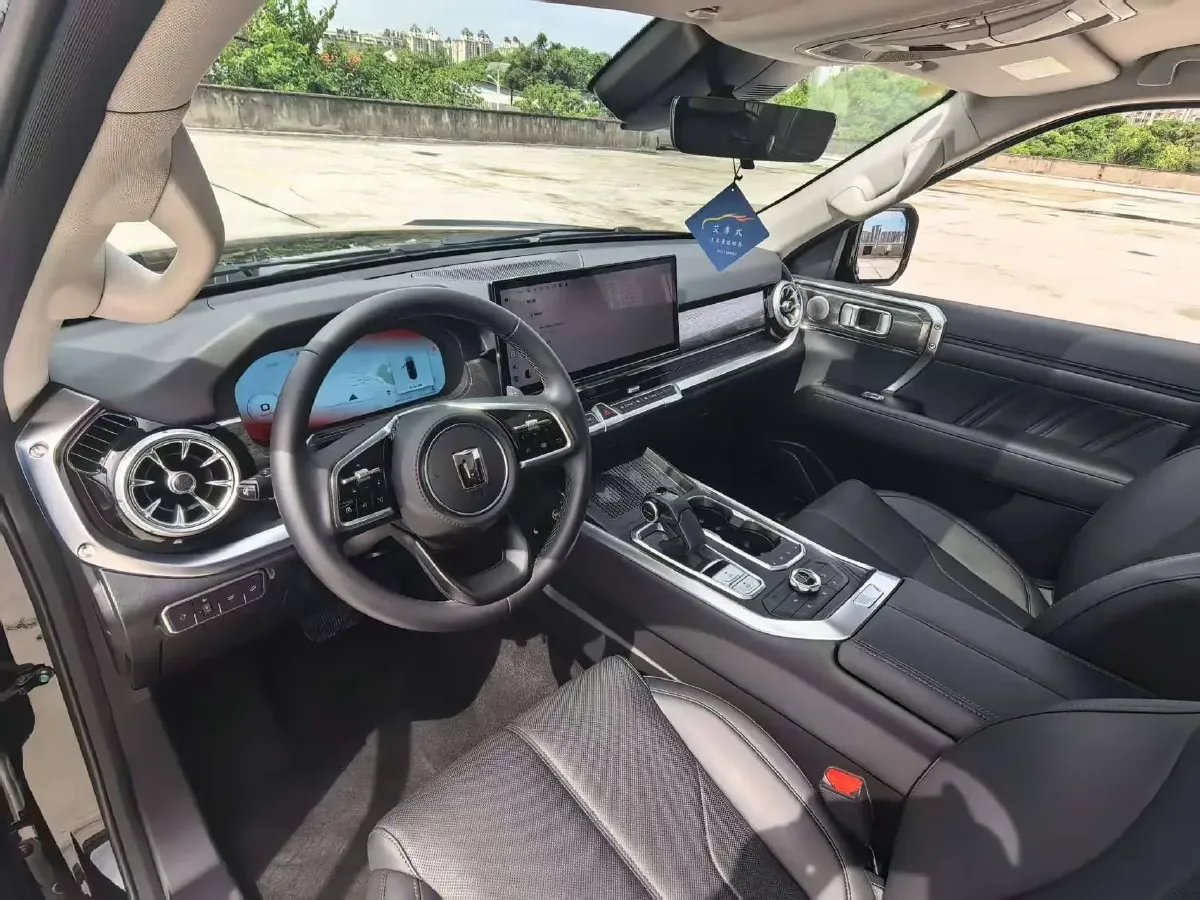 2025 Tank 400 2.0T 252HP L4 9AT,autocango,china used car exporter,china ev exporter,chinese used car exporter,chinese used ev exporter