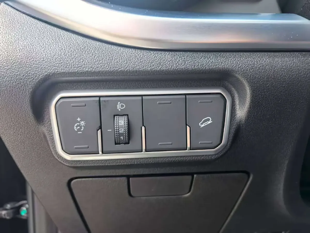 2025 Tank 400 2.0T 252HP L4 9AT,autocango,china used car exporter,china ev exporter,chinese used car exporter,chinese used ev exporter