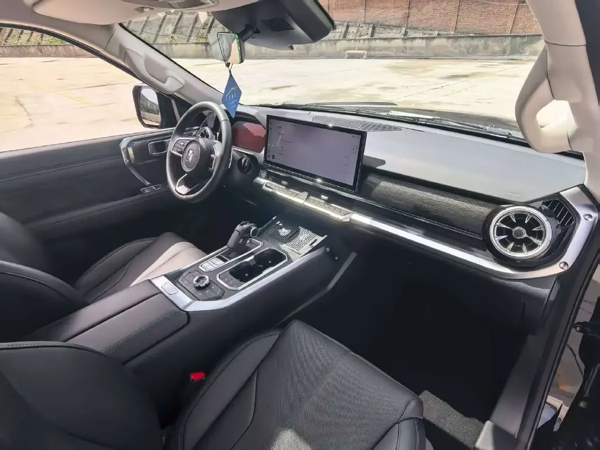 2025 Tank 400 2.0T 252HP L4 9AT,autocango,china used car exporter,china ev exporter,chinese used car exporter,chinese used ev exporter