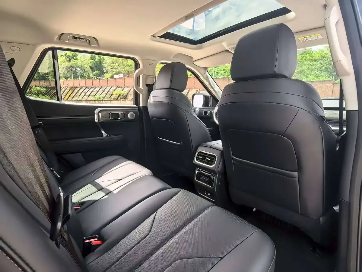 2025 Tank 400 2.0T 252HP L4 9AT,autocango,china used car exporter,china ev exporter,chinese used car exporter,chinese used ev exporter