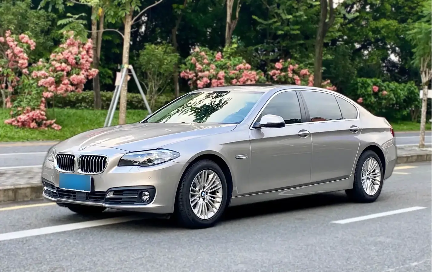 2014 BMW 5 Series 2.0T 218HP L4 8AT