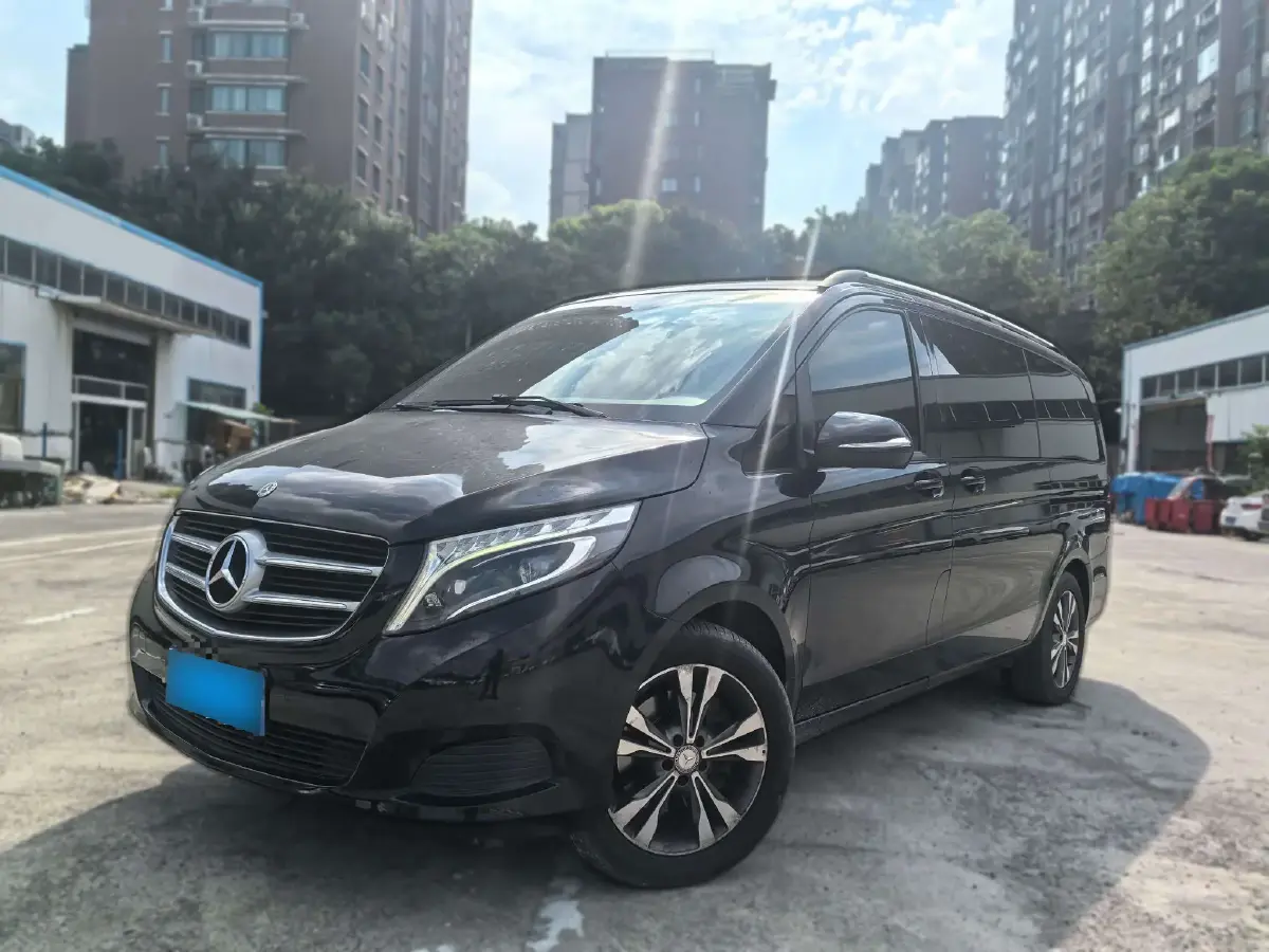 2017 Mercedes-Benz V Class 2.0T 211HP L4 7AT