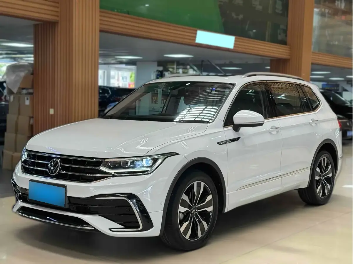 2023 Volkswagen Tiguan L 2.0T 186HP L4 7DCT