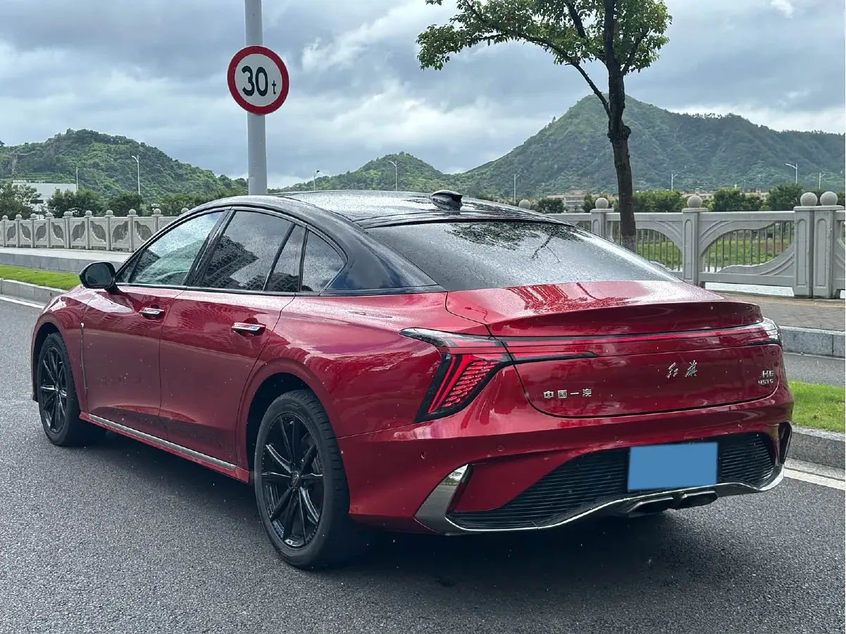 2023 HongQi H6 2.0T 252HP L4 8AT,autocango,china used car exporter,china ev exporter,chinese used car exporter,chinese used ev exporter