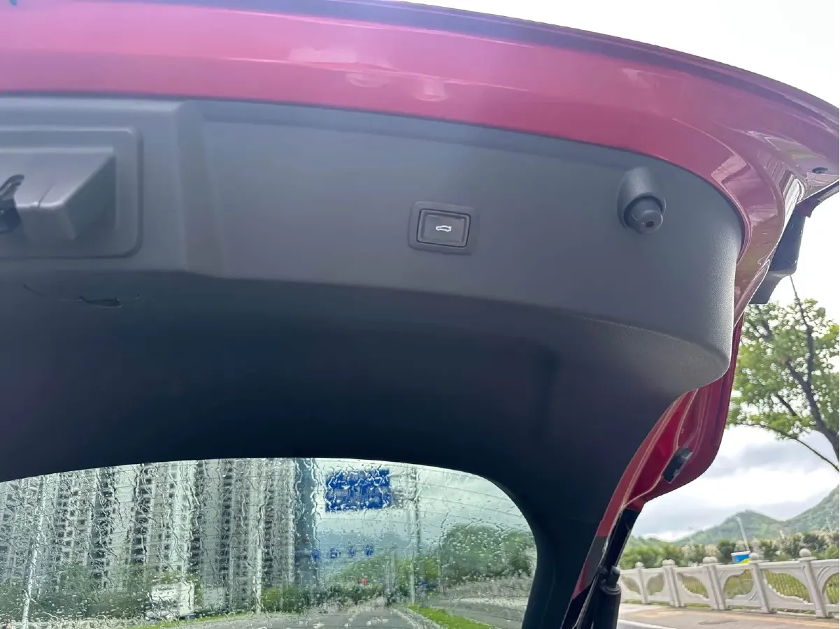 2023 HongQi H6 2.0T 252HP L4 8AT,autocango,china used car exporter,china ev exporter,chinese used car exporter,chinese used ev exporter