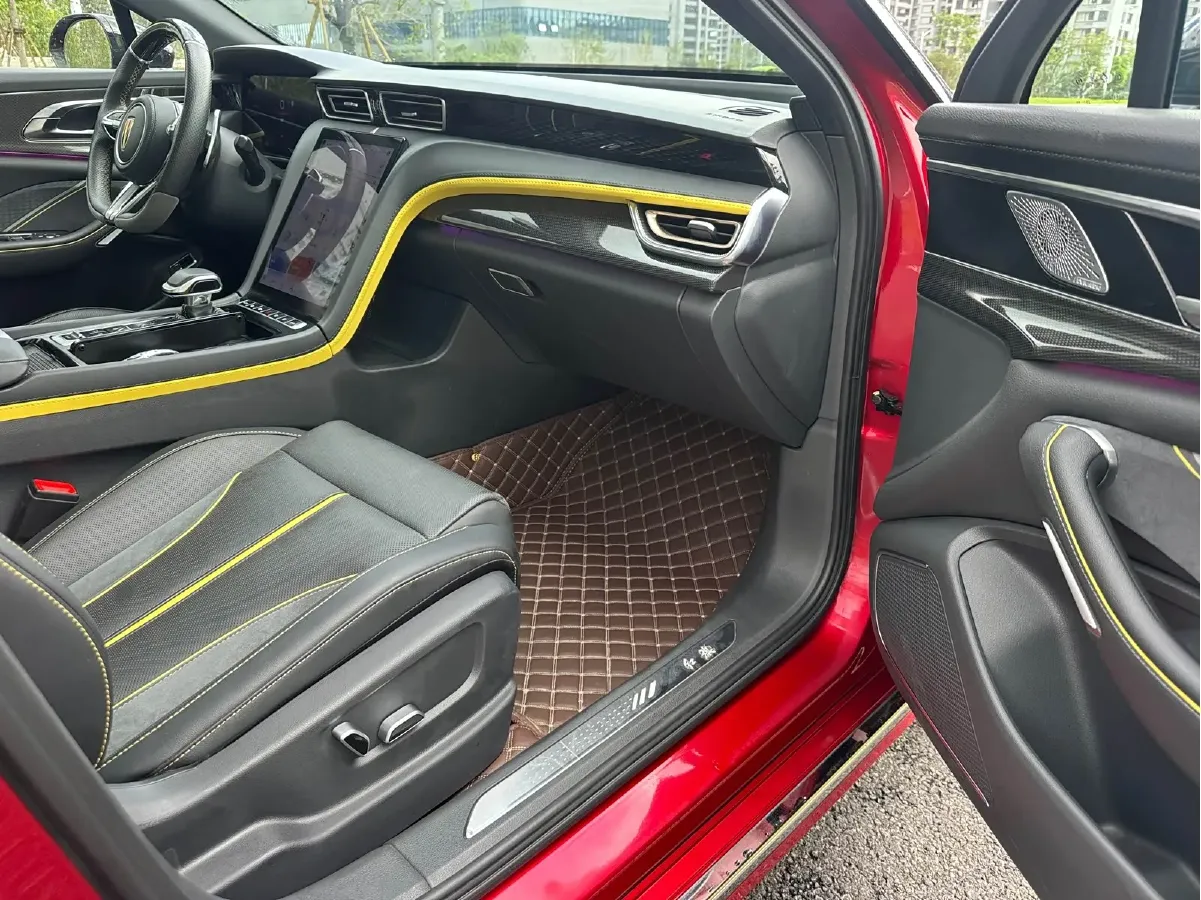 2023 HongQi H6 2.0T 252HP L4 8AT,autocango,china used car exporter,china ev exporter,chinese used car exporter,chinese used ev exporter