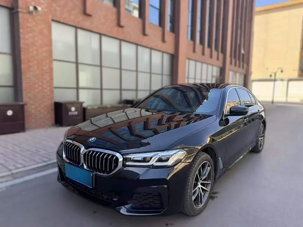 2022 BMW 5 Series 2.0T 184HP L4 8AT