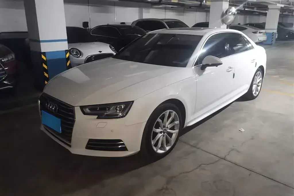 2018 Audi A4L 2.0T 190HP L4 7DCT