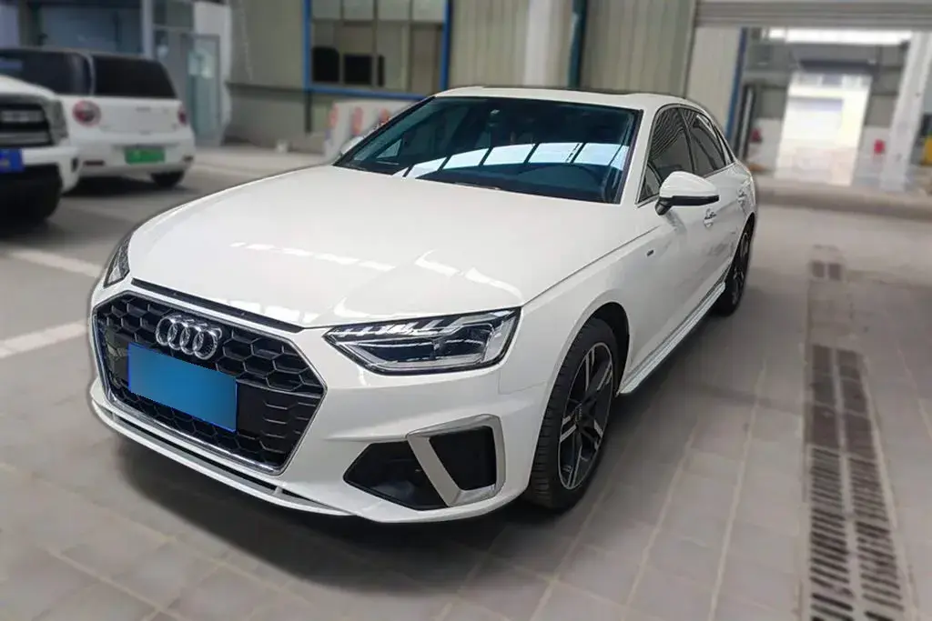 2022 Audi A4L 2.0T 190HP L4 7DCT
